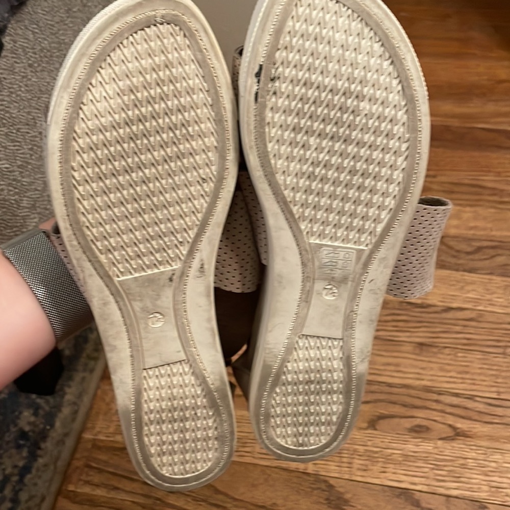 Sandals - Picture 3 of 3
